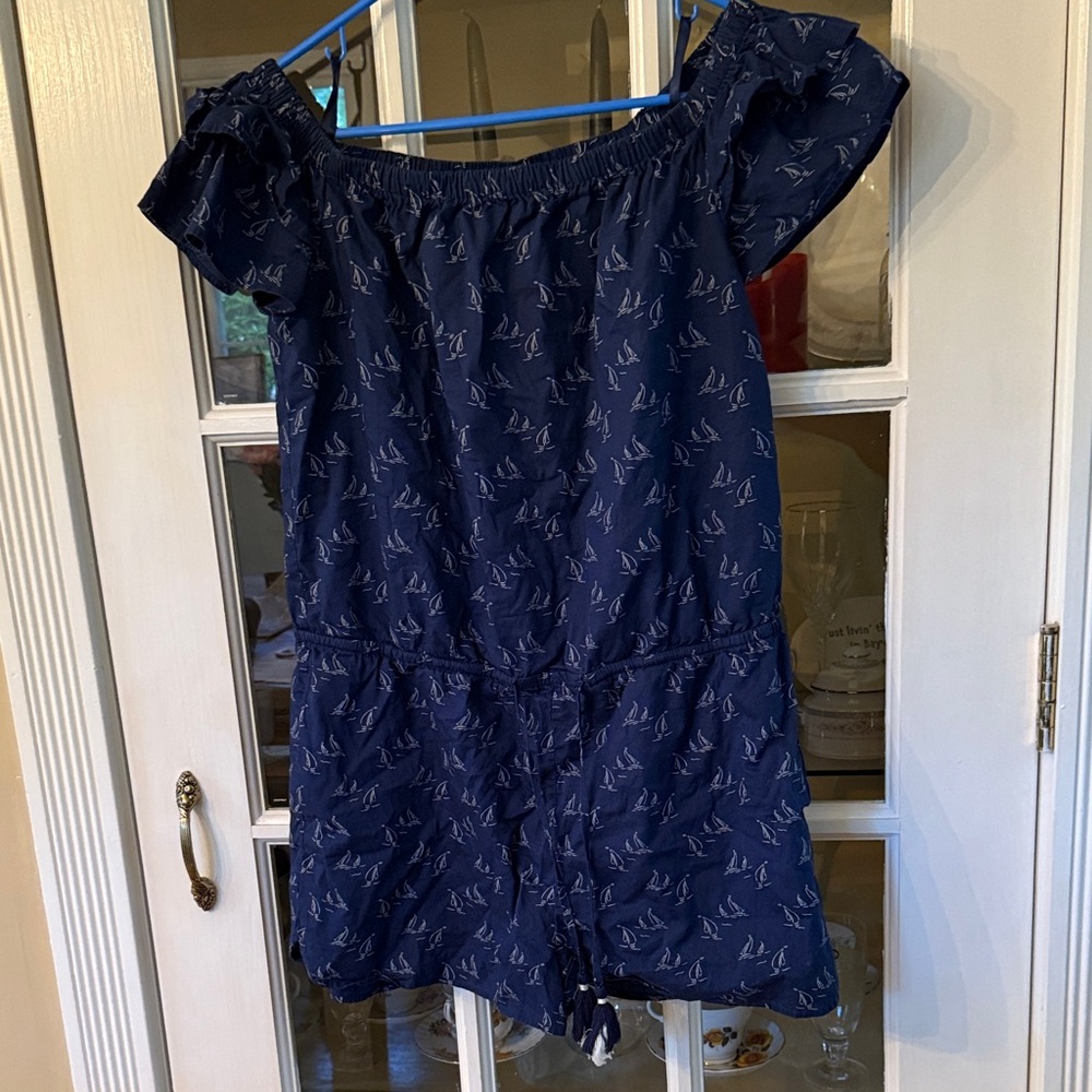 Vineyard Vines Sailboat Print Off the Shoulder Jumper- Shorts